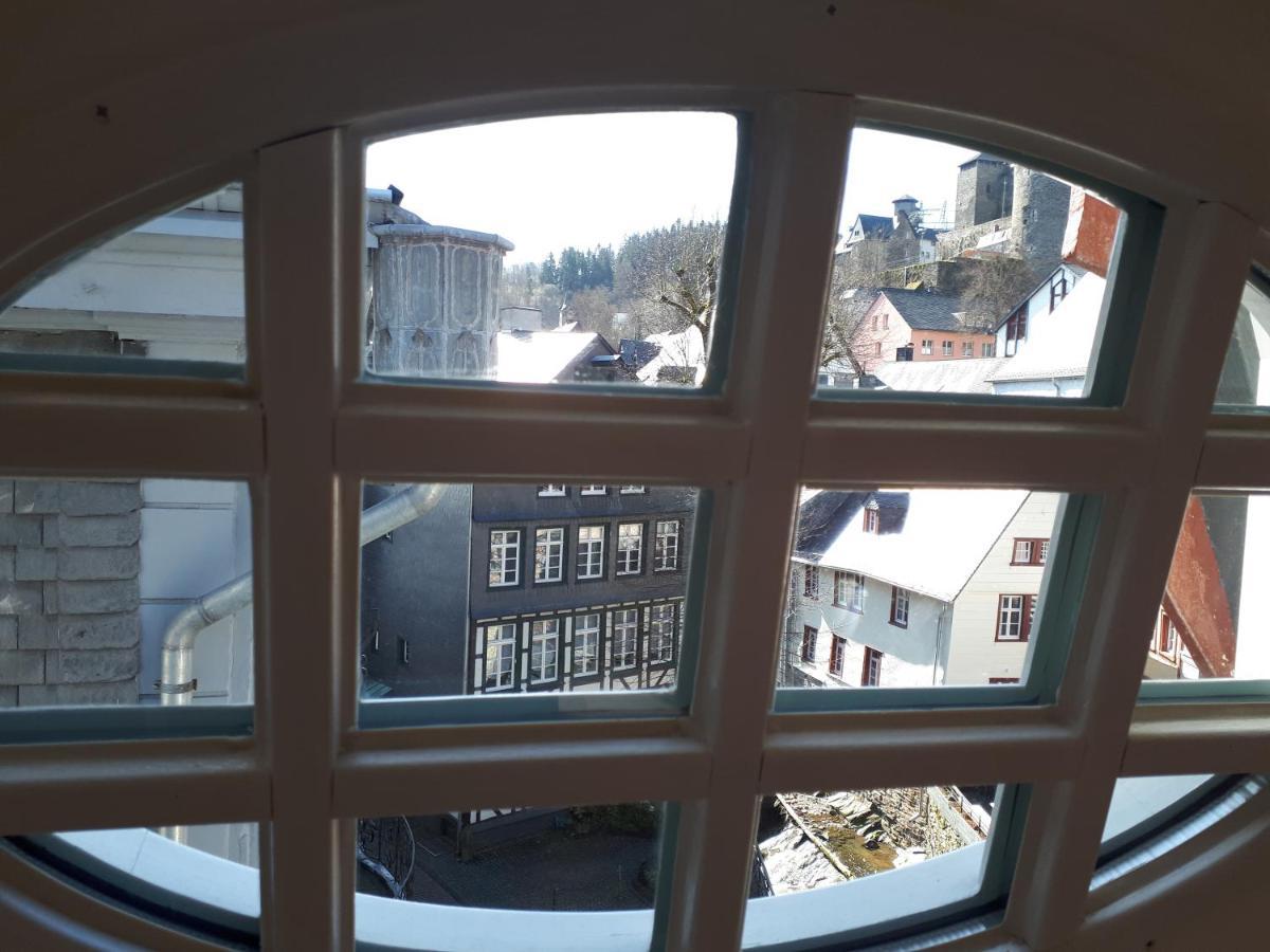 Uber Den Dachern Von Monschau Exterior foto